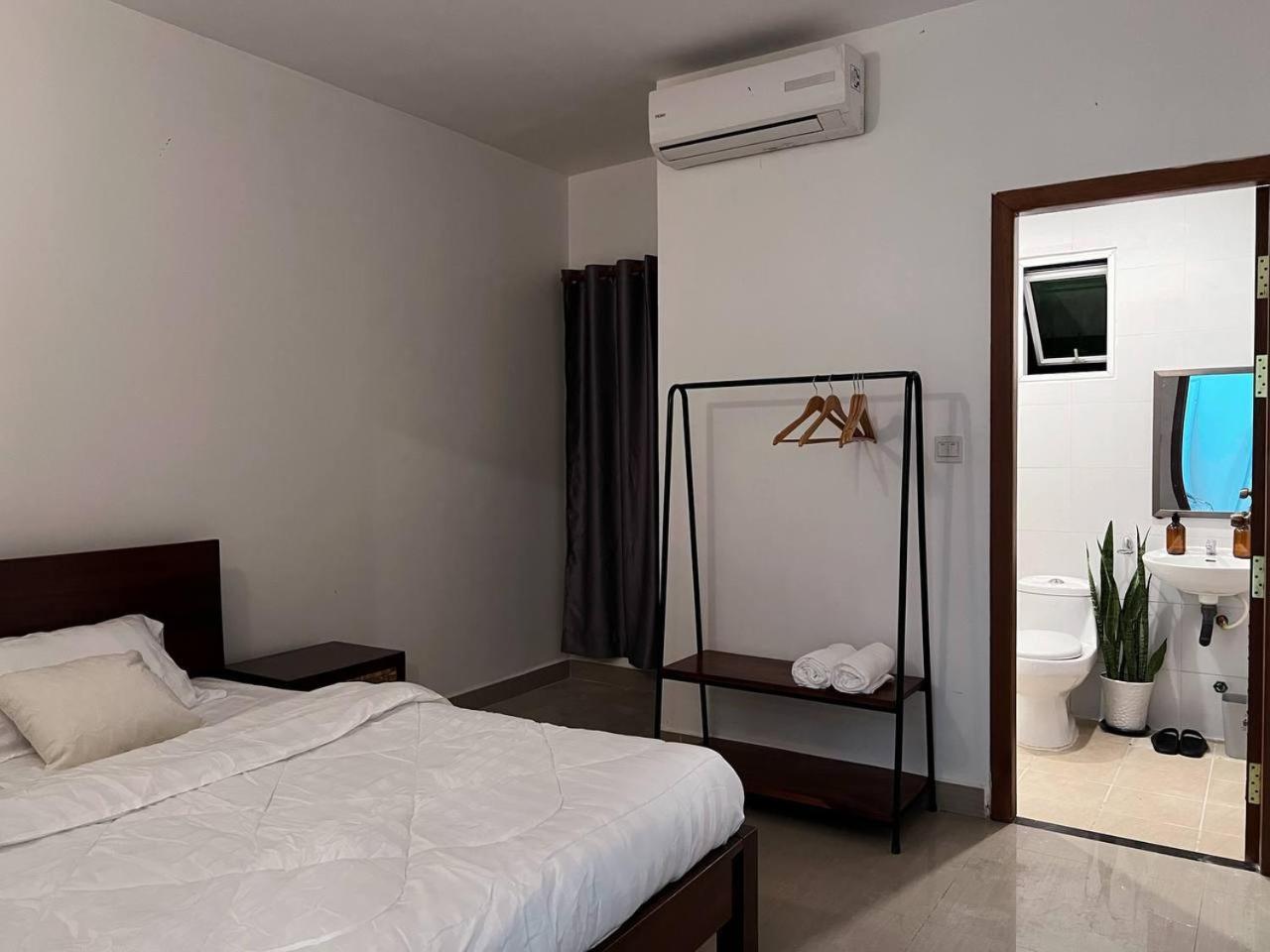 D32 Homestay Near Airport Behind Brown Coffee Airport Phnom Penh Bagian luar foto