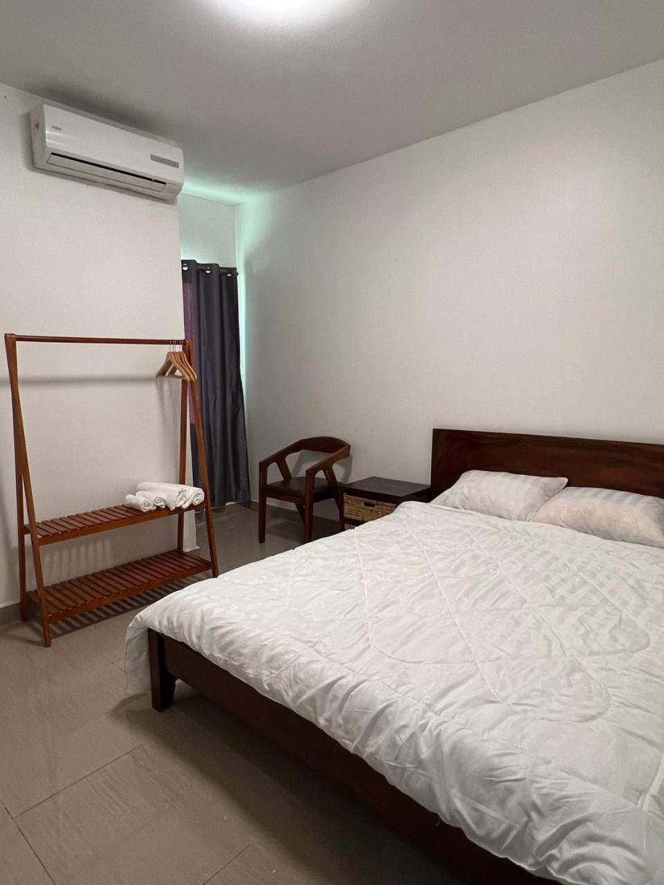 D32 Homestay Near Airport Behind Brown Coffee Airport Phnom Penh Bagian luar foto