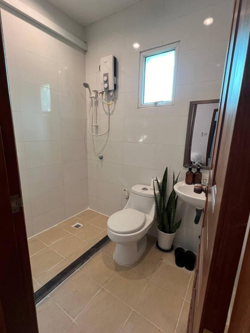 D32 Homestay Near Airport Behind Brown Coffee Airport Phnom Penh Bagian luar foto
